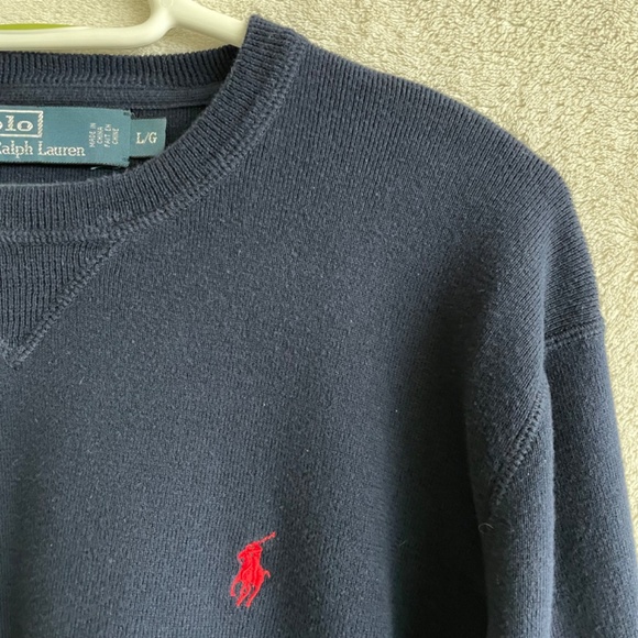 Polo by Ralph Lauren Crewneck Sweatshirt with V-inset. - Picture 3 of 7